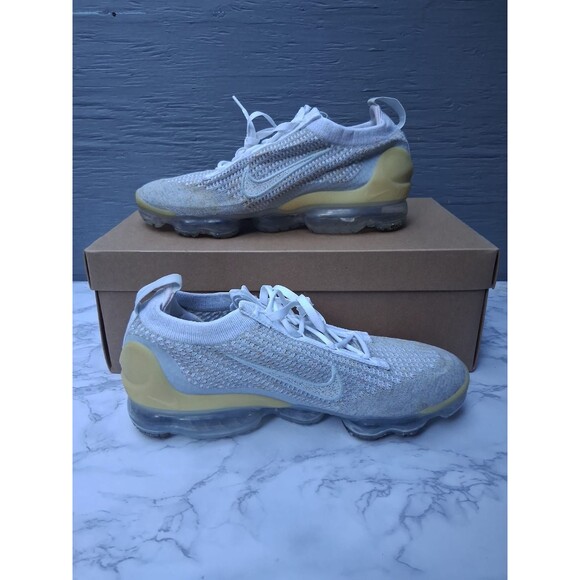 New Nike Air Vapormax 2021 FK Womens White/White-Pure Platinum Sz 10 DC4112-100 - Picture 7 of 8